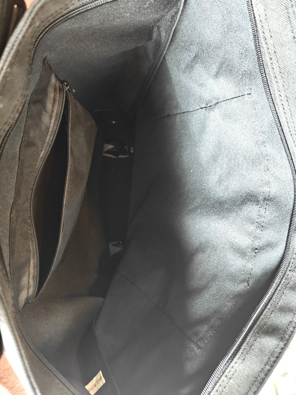 Jafra Black Luggage Bag with Wheels - Picture 3 of 3